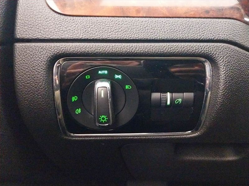 Škoda Superb (2010) Elegance 2.0 TDI, Automat - fotka 18 z 20