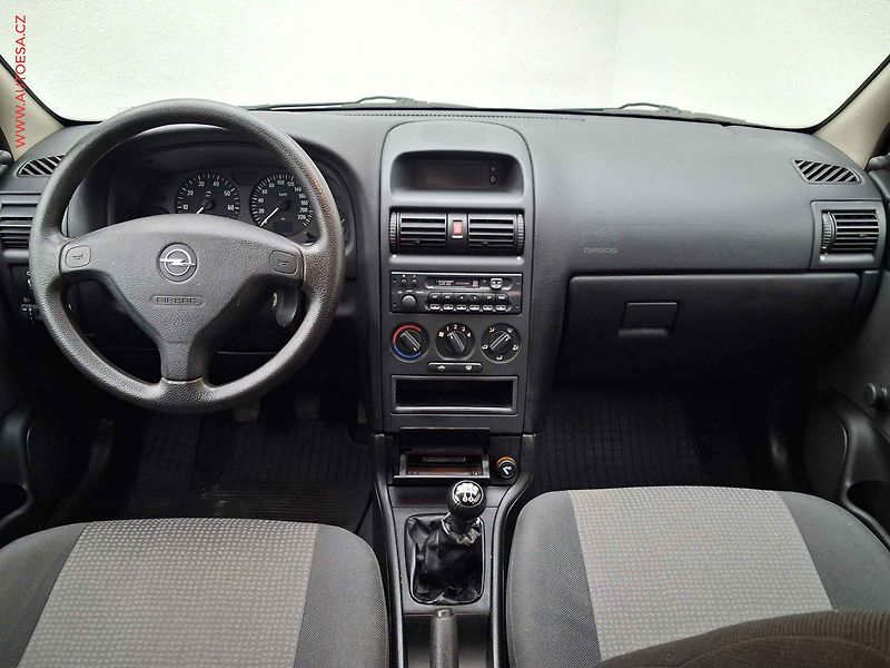 Opel Astra (2004) 1.4i, 2.maj,ČR, STK2/28 - fotka 8 z 15