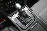 Volkswagen Passat 2,0 TDI 110 kW DSG Business Zá - náhled 23