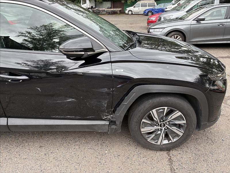Hyundai Tucson 1.6 T-GDi HEV 48V Hybrid 4x4 - fotka 8 z 25