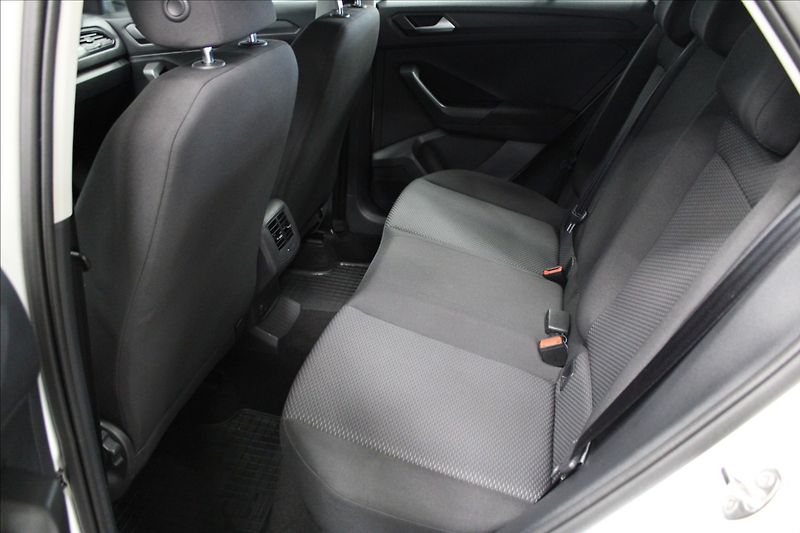 Volkswagen T-Roc 1,6 TDI 1. Majitel CZ TOP - fotka 12 z 35