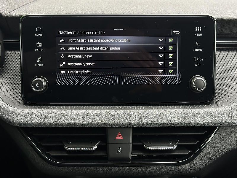 Škoda Kamiq 1.0TSi 116PS Selection 2Z.Clim - fotka 27 z 39