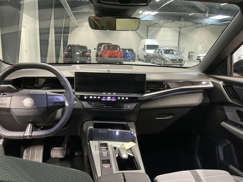Opel Grandland Electric GS Pano HuD 360 - fotka 9 z 17