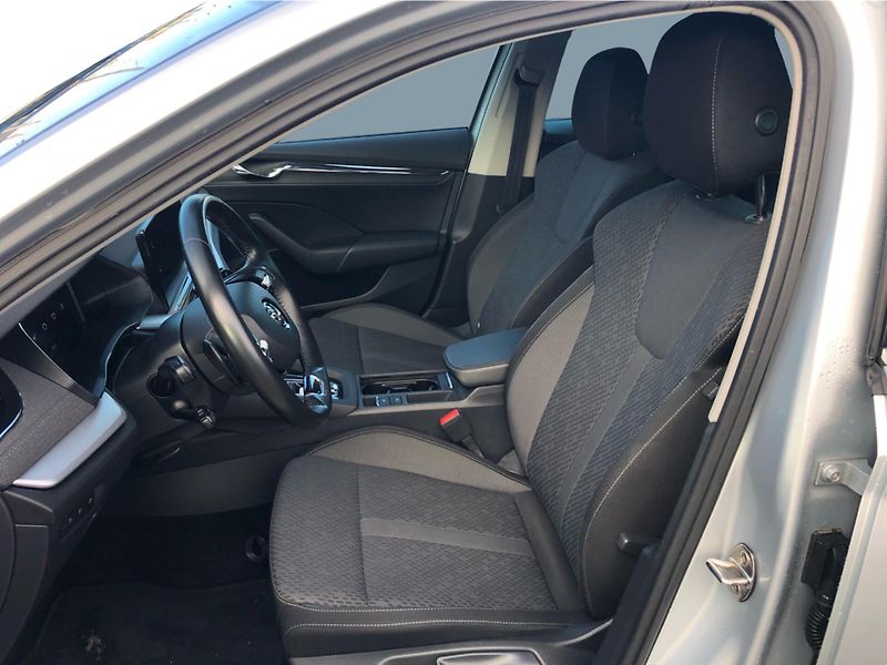 Škoda Octavia 2,0TDi 110kW STYLE DSG - fotka 11 z 29