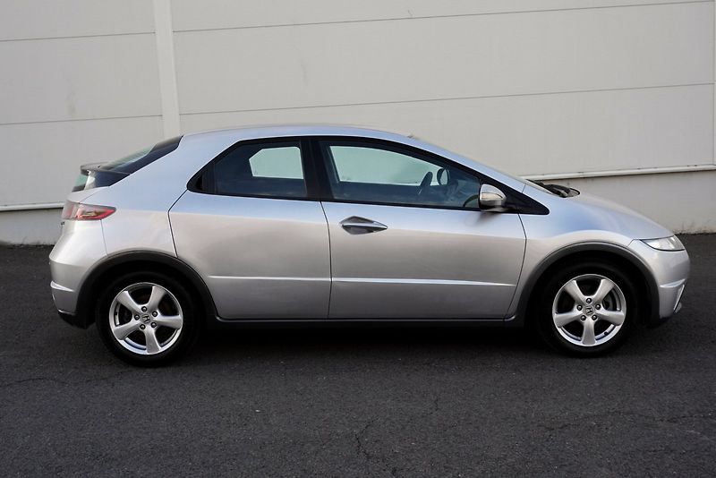 Honda Civic 1.4 i-Vtec ELEGANCE - fotka 12 z 21