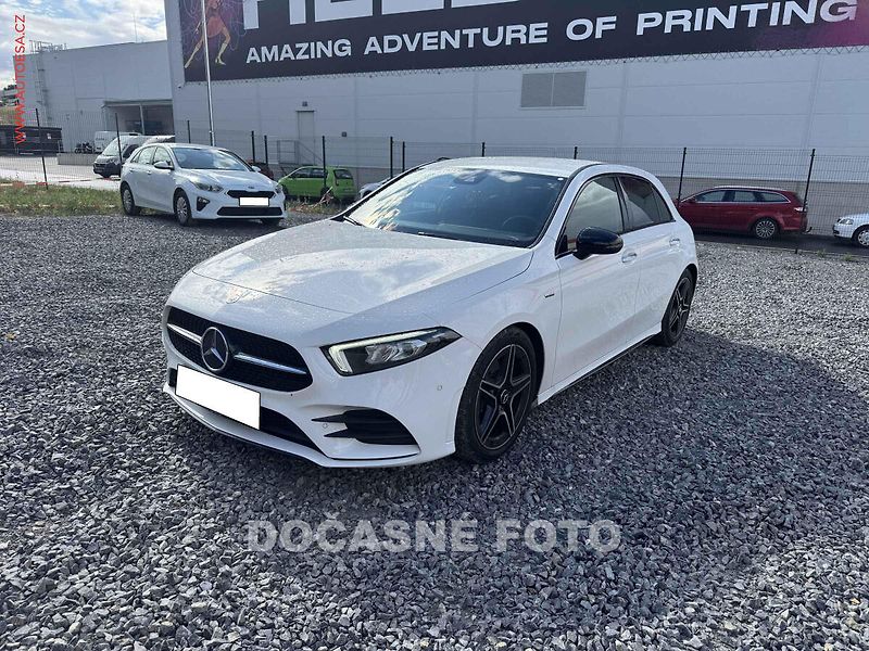 Mercedes-Benz Třídy A (2021) 1.3i A200, ČR, AT - fotka 1 z 3