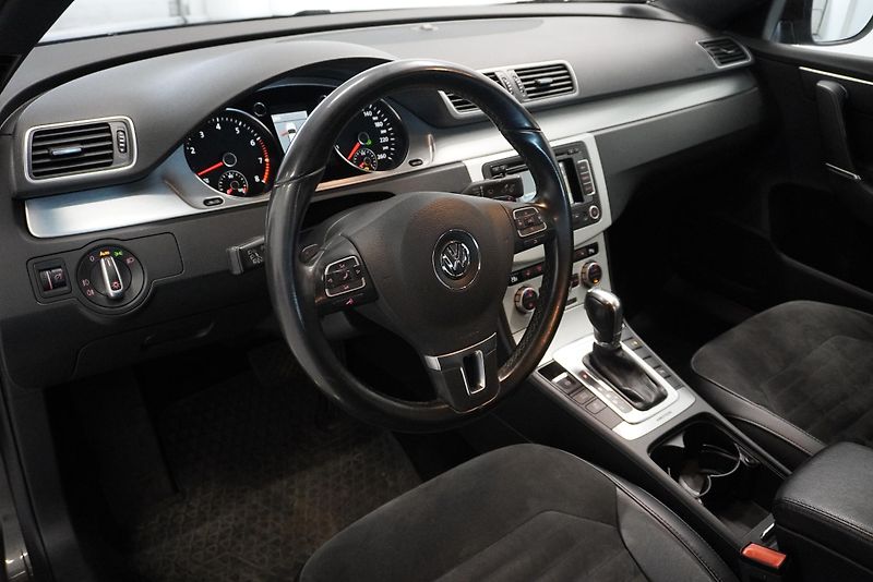 Volkswagen Passat (2012) 3.6 FSi 4x4 DSG ALCANTARA - fotka 12 z 29