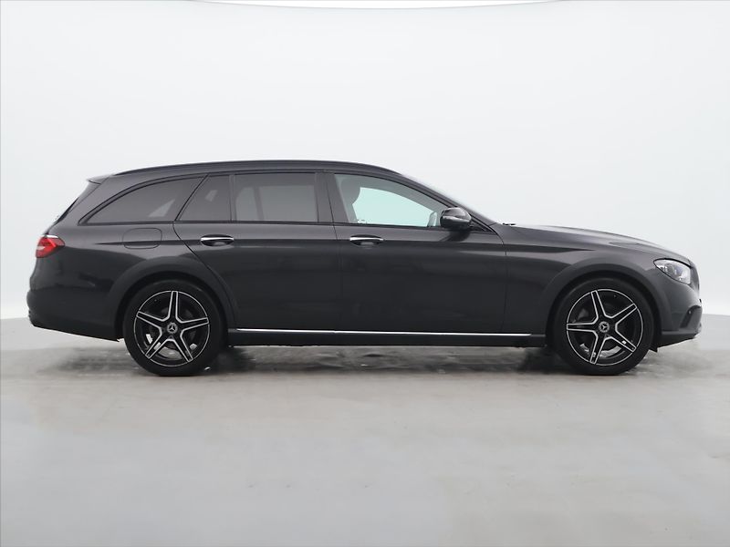 Mercedes-Benz Třídy E 2,0 220d 143kW AllTerain DPH - fotka 8 z 40