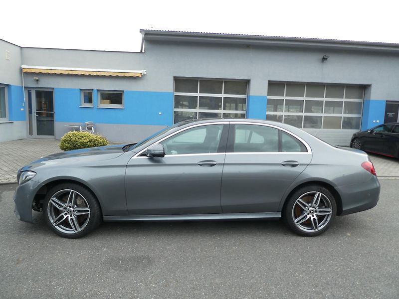Mercedes-Benz Třídy E E 450 270kW 4MATIC AMG LINE  - fotka 6 z 15