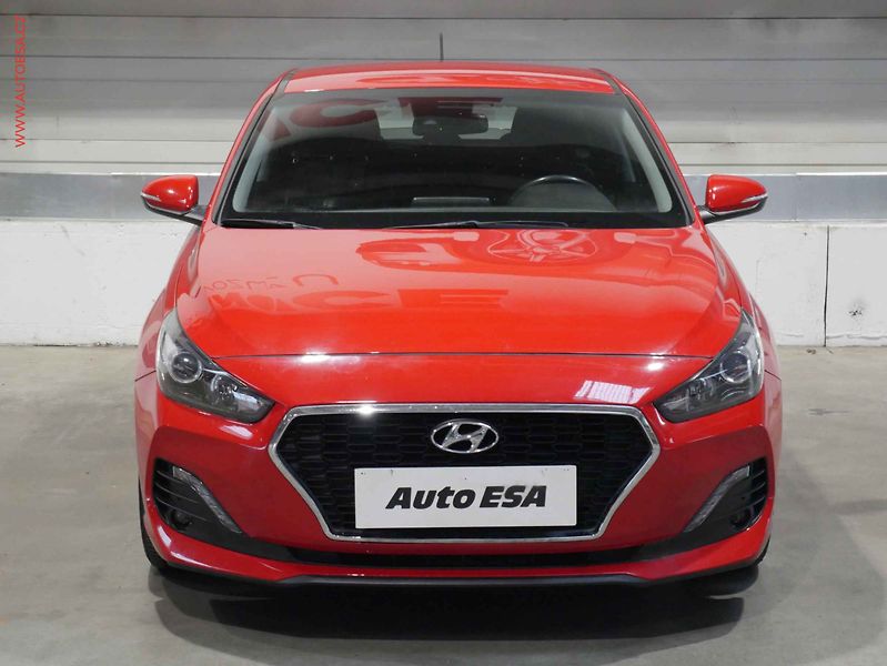 Hyundai i30 (2018) 1.0 T- GDI, ČR, servis.kniha - fotka 2 z 18