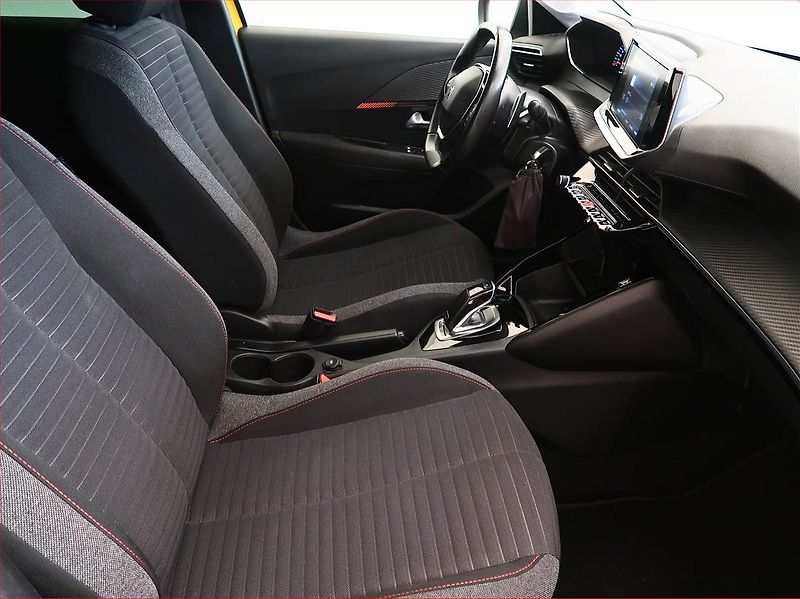 Peugeot 208 (2020) GT Pack 1.2 PureTech, Automat - fotka 9 z 17