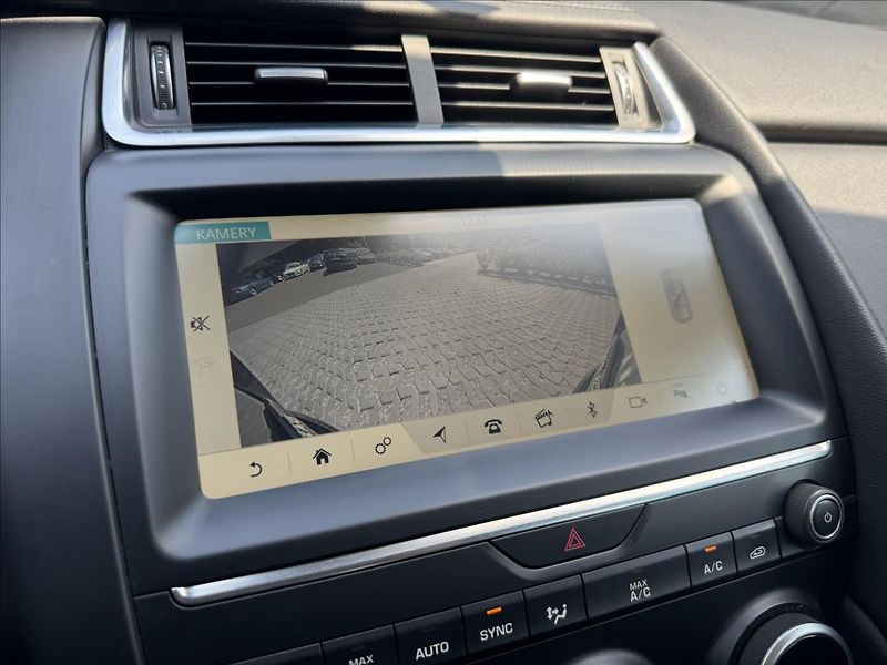 Jaguar E-Pace 2,0 D150 S AWD AT DPH - fotka 22 z 28