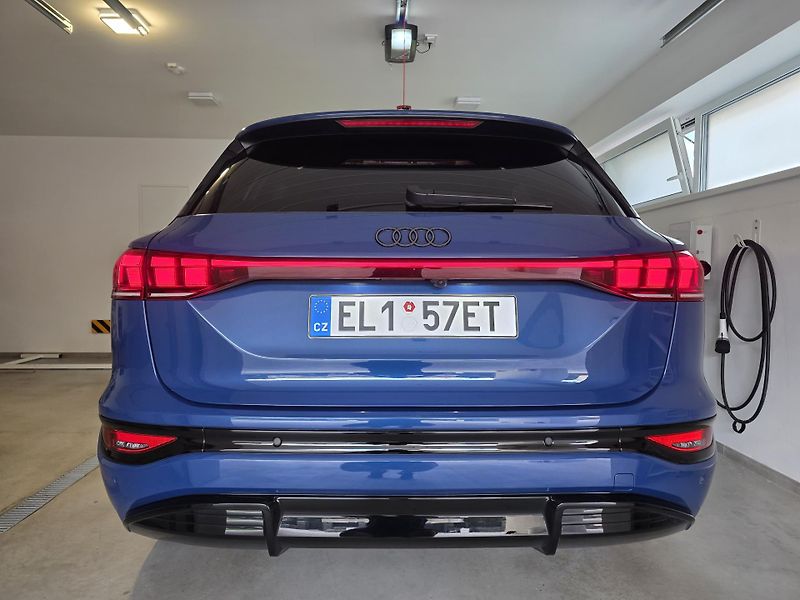 Audi SQ6 e-tron (2025) Edition One Blue - fotka 33 z 33