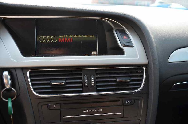 Audi A4 (2010) AVANT 2,0 TDI - fotka 21 z 24