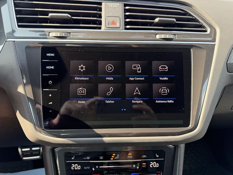 Volkswagen Tiguan R-Line 2,0 TSi/180kW 4x4 DSG - fotka 24 z 114