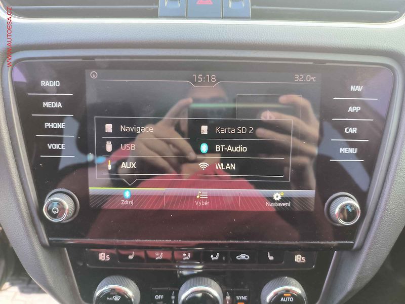 Škoda Octavia (2017) 2.0 TDi, Ambition, DSG, LED - fotka 12 z 24