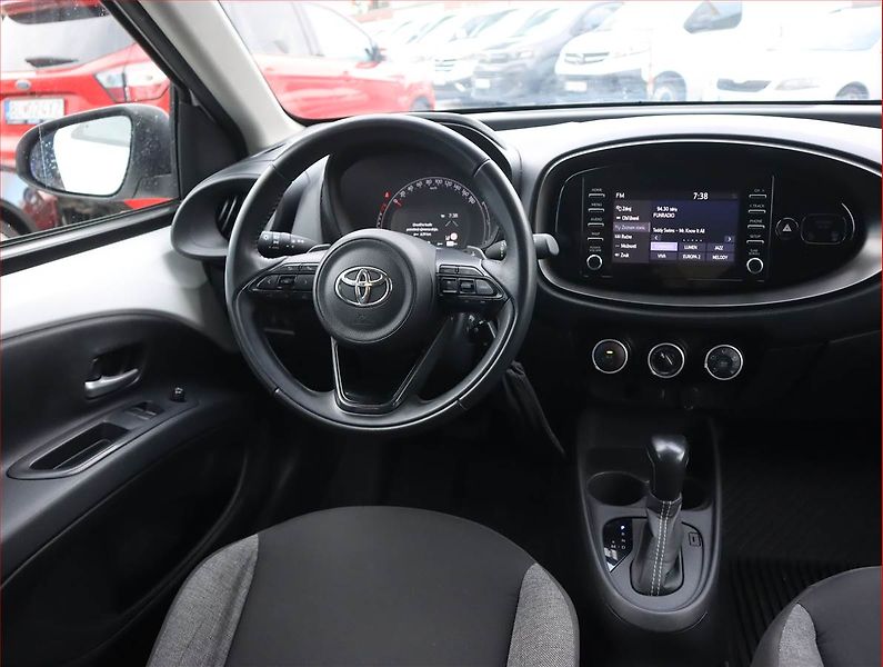 Toyota Aygo (2023) Executive 1.0, Automat - fotka 7 z 18