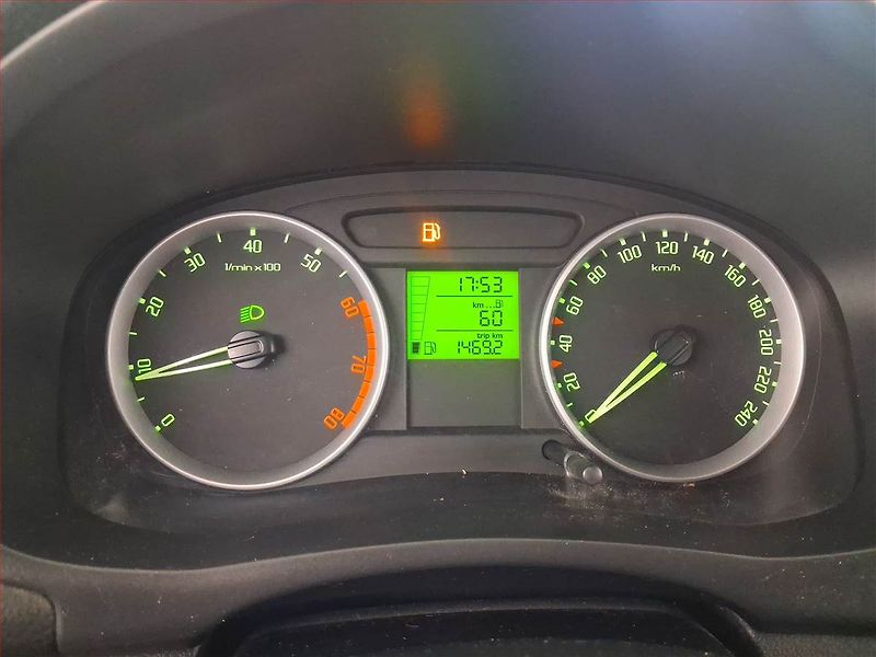 Škoda Roomster (2008) Style 1.4 16V - fotka 11 z 16