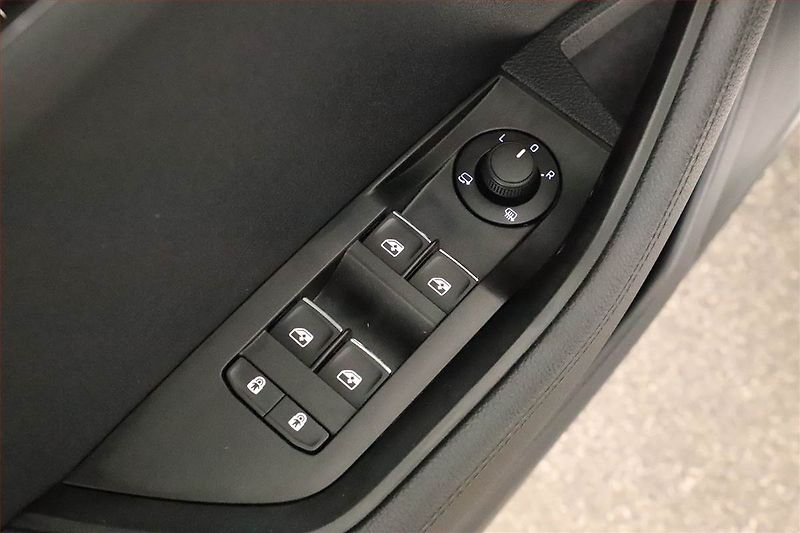 Škoda Superb (2020) Laurin&Klement 2.0 TDI - fotka 16 z 26