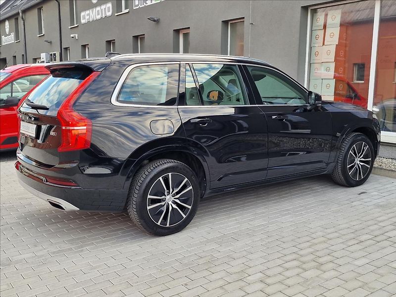 Volvo XC90 B5 AWD Momentum Pro Auto,1Maj - fotka 11 z 50