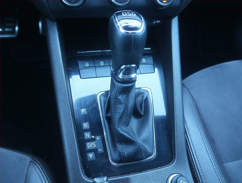 Škoda Octavia (2015) Laurin&Klement 2.0 TDI, 4X4 - fotka 13 z 16