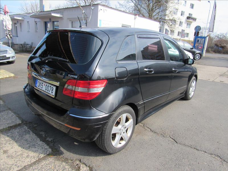 Mercedes-Benz Třídy B 2,0 Turbo B200 - fotka 6 z 25