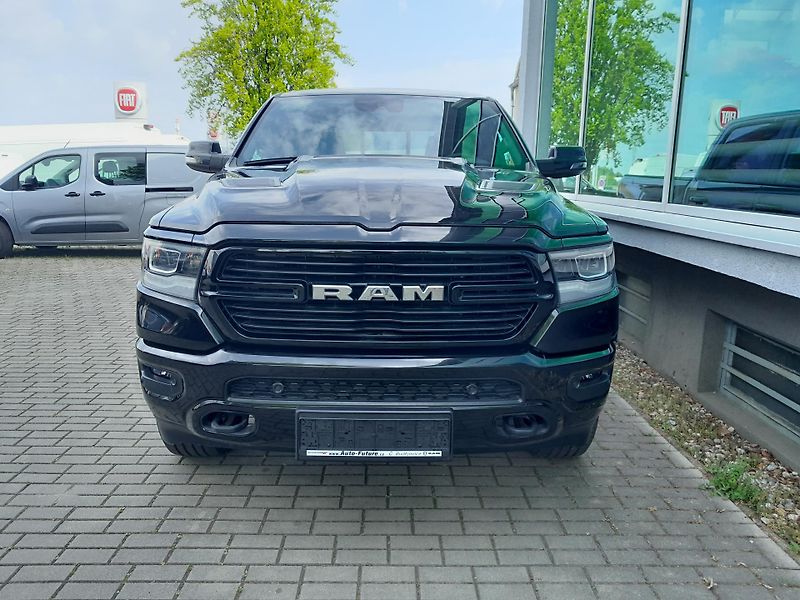 Dodge RAM (2024) 1500, 5.7 V8  Laramie - fotka 7 z 43