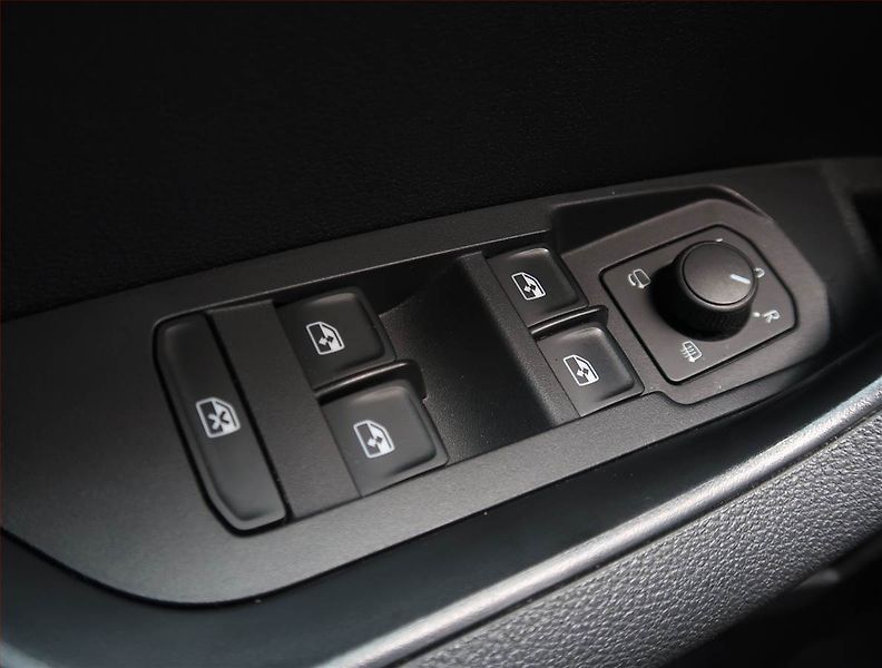 Škoda Karoq (2022) Sportline 2.0 TDI - fotka 19 z 20
