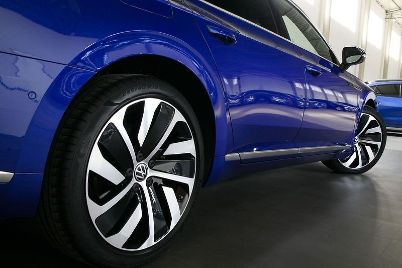 Volkswagen Arteon 2.0TDI 147kW 4x4 R-Line IQ Web - fotka 10 z 38