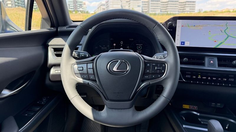 Lexus UX 300h 300H 2,0 HEV F SPORT DESIGN - fotka 16 z 28