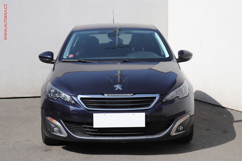Peugeot 308 (2013) 1.4i - fotka 2 z 3