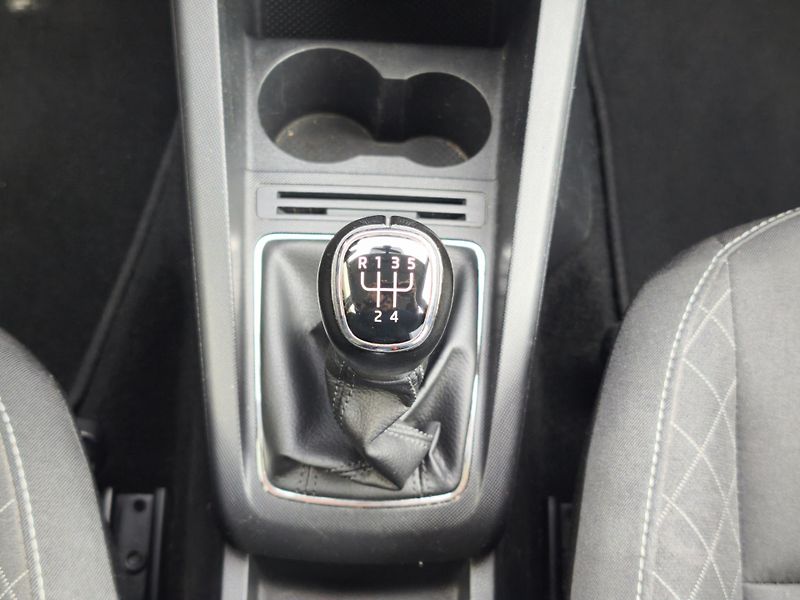Škoda Fabia 2018 ČR 1.0 TSI 70kW REZERVACE - fotka 14 z 34