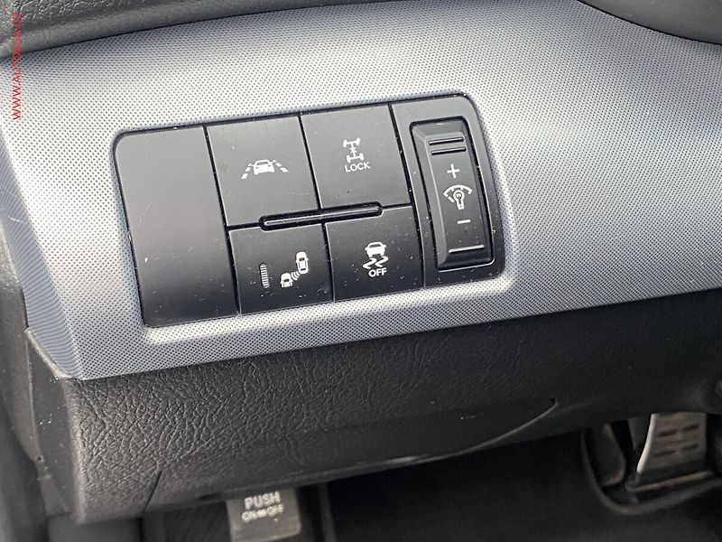 Kia Sorento (2014) 2.2CRDi 4x4, AT, xenon, panor - fotka 16 z 23
