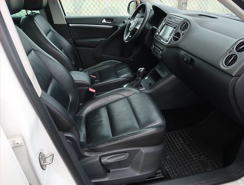 Volkswagen Tiguan (2012) 2.0 TSI, 4X4, Automat, Kůže - fotka 9 z 21