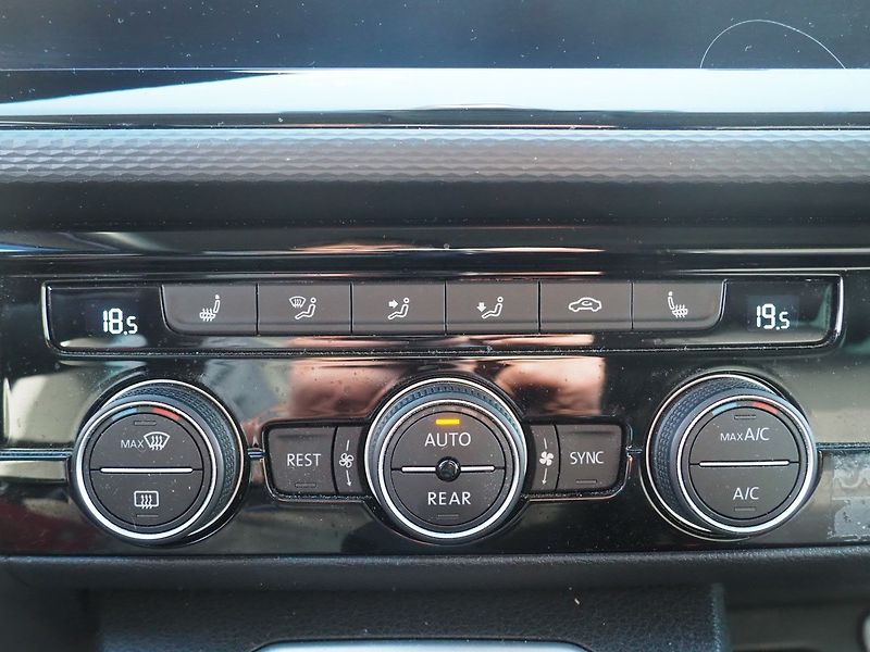 Volkswagen Multivan (2020) 2.0 TDI 146 kW, 4Motion - fotka 31 z 36