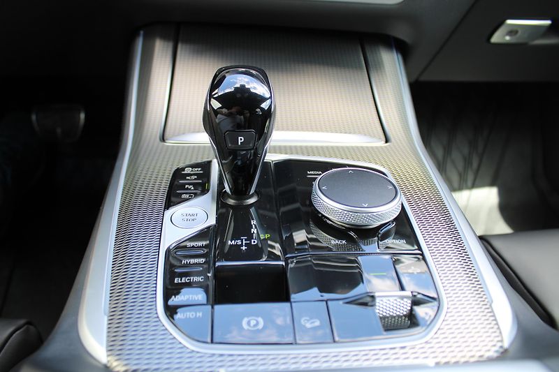 BMW X5 XDRIVE 45E Harman/Kardon - fotka 24 z 34