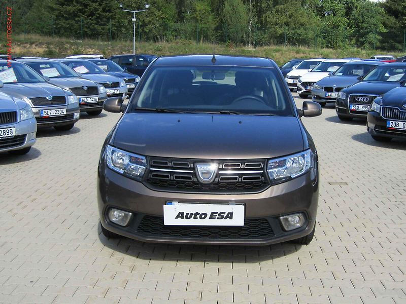 Dacia Sandero (2017) 0.9 TCe, 1.maj,ČR, AT, AC - fotka 2 z 17