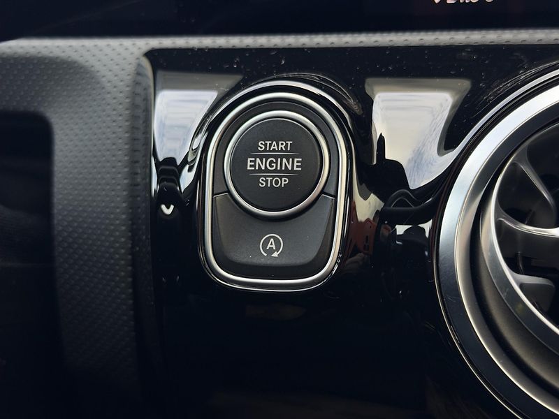 Mercedes-Benz CLA 220d Shooting Brake AMG - fotka 22 z 37