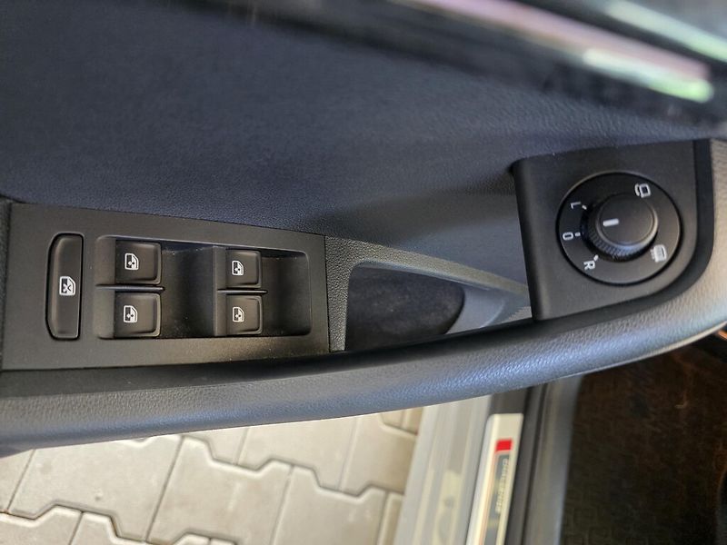Škoda Octavia Combi 2,0 TDi 135 kW RS - fotka 18 z 23