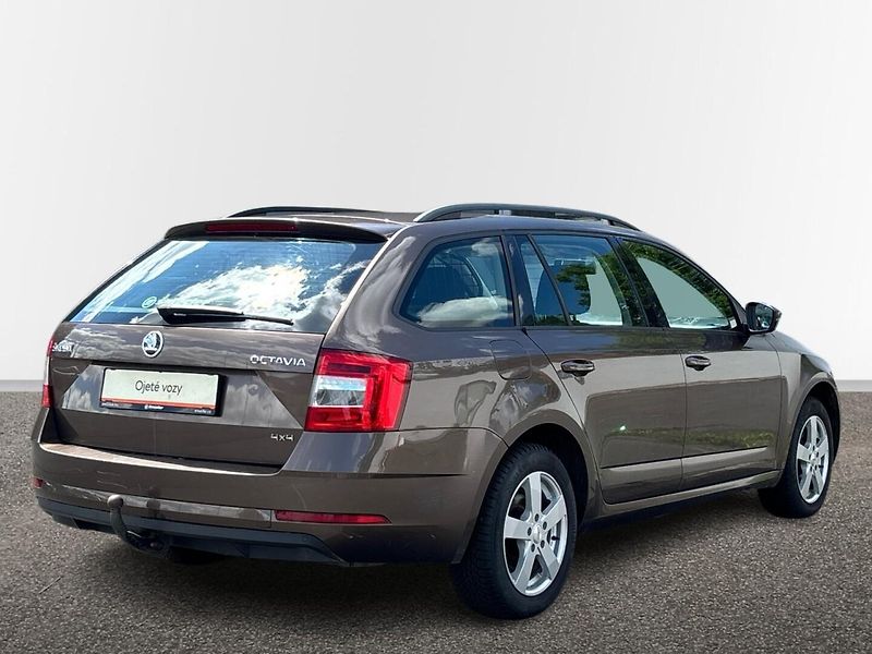 Škoda Octavia AMBITION 4X4 - fotka 2 z 24