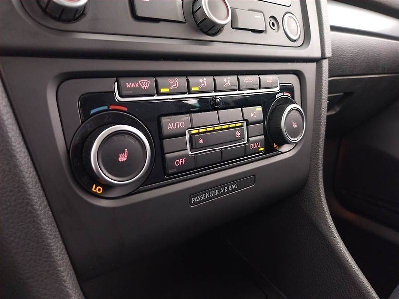 Volkswagen Golf (2011) Comfortline 1.2 TSI - fotka 13 z 20