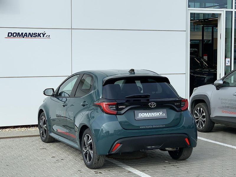 Toyota Yaris (2025) STYLE 1,5 HEV 116k AT - fotka 3 z 14