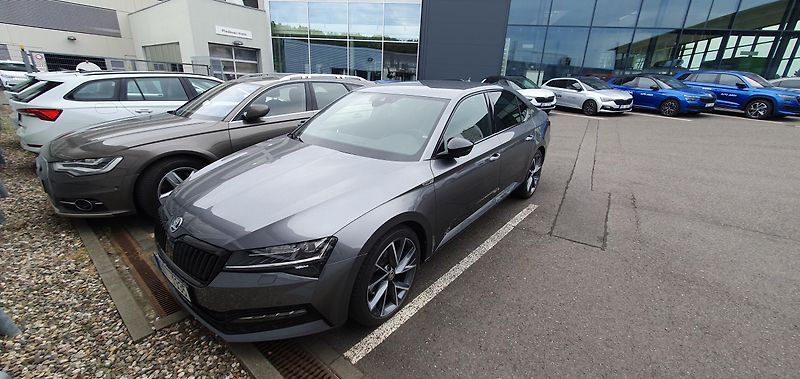 Škoda Superb (2022) SportLine - fotka 4 z 14