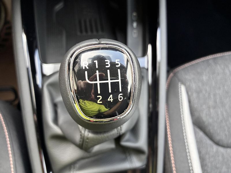 Škoda Kamiq 85kw, TOP SELECTION,1.MAJITEL. - fotka 23 z 31
