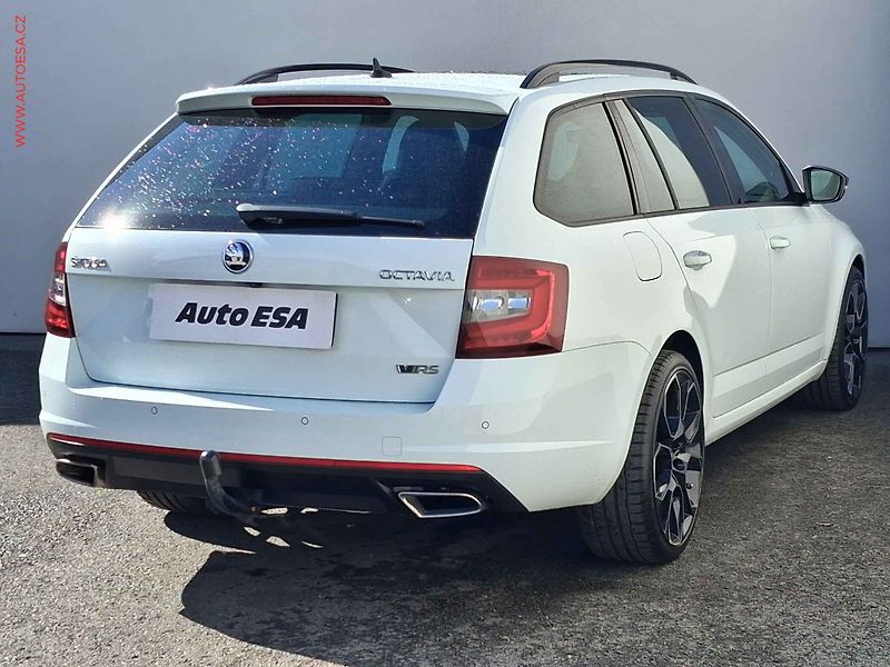 Škoda Octavia (2018) 2.0TDi, RS, DSG, LED - fotka 4 z 18