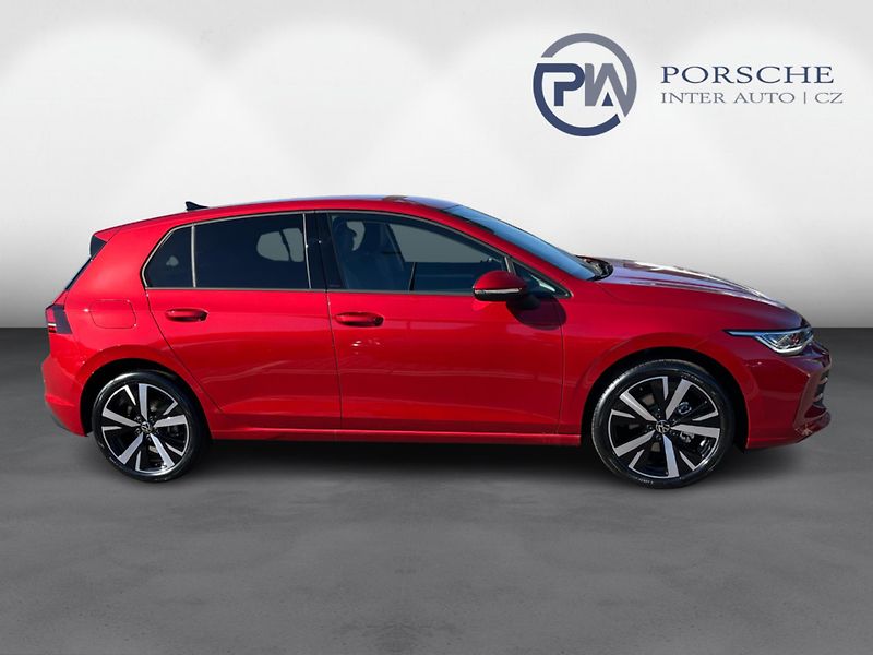 Volkswagen Golf People 1,5TSI 110 kW 7DSG mHEV - fotka 8 z 22