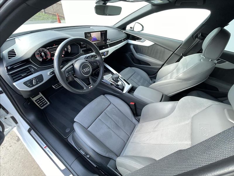 Audi A4 Avant 2,0 40TDI quattro S line - fotka 5 z 22