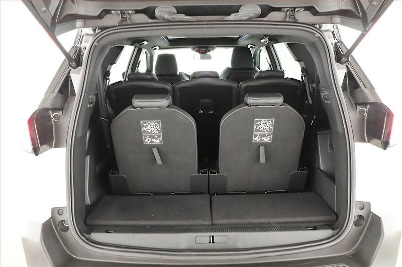 Peugeot 5008 (2019) GT Line 1.5 BlueHDi, 7 míst - fotka 13 z 17