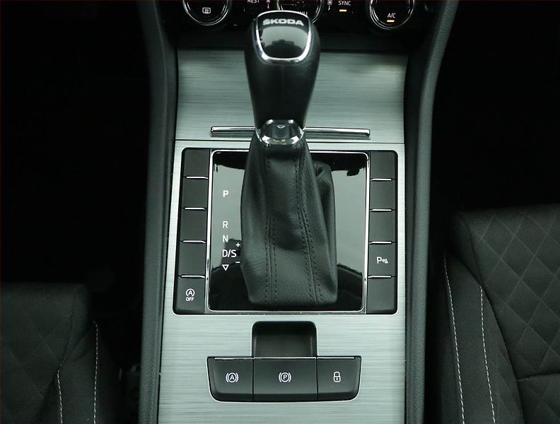 Škoda Superb (2022) 2.0 TDI - fotka 13 z 17