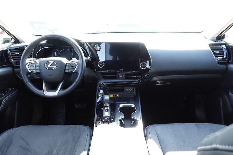 Lexus NX 350h NX350h Comfort 2WD - fotka 18 z 32